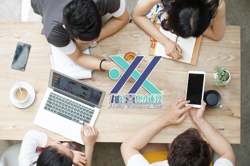 ¿Se han eliminado completamente las restricciones a la participación accionaria extranjera en la fabricación de automóviles?  