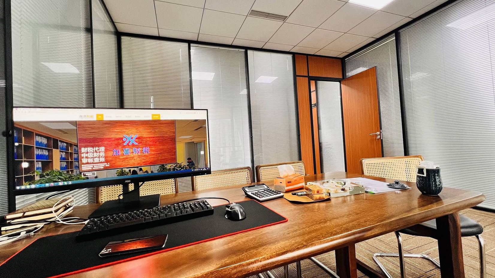 ¿Pueden los extranjeros tener el 100% de las acciones al registrar una empresa en Shanghai?